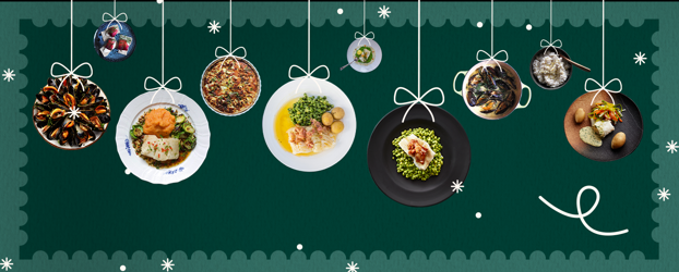 Klassiske fiskeretter på fat, henger som julekuler med tråd