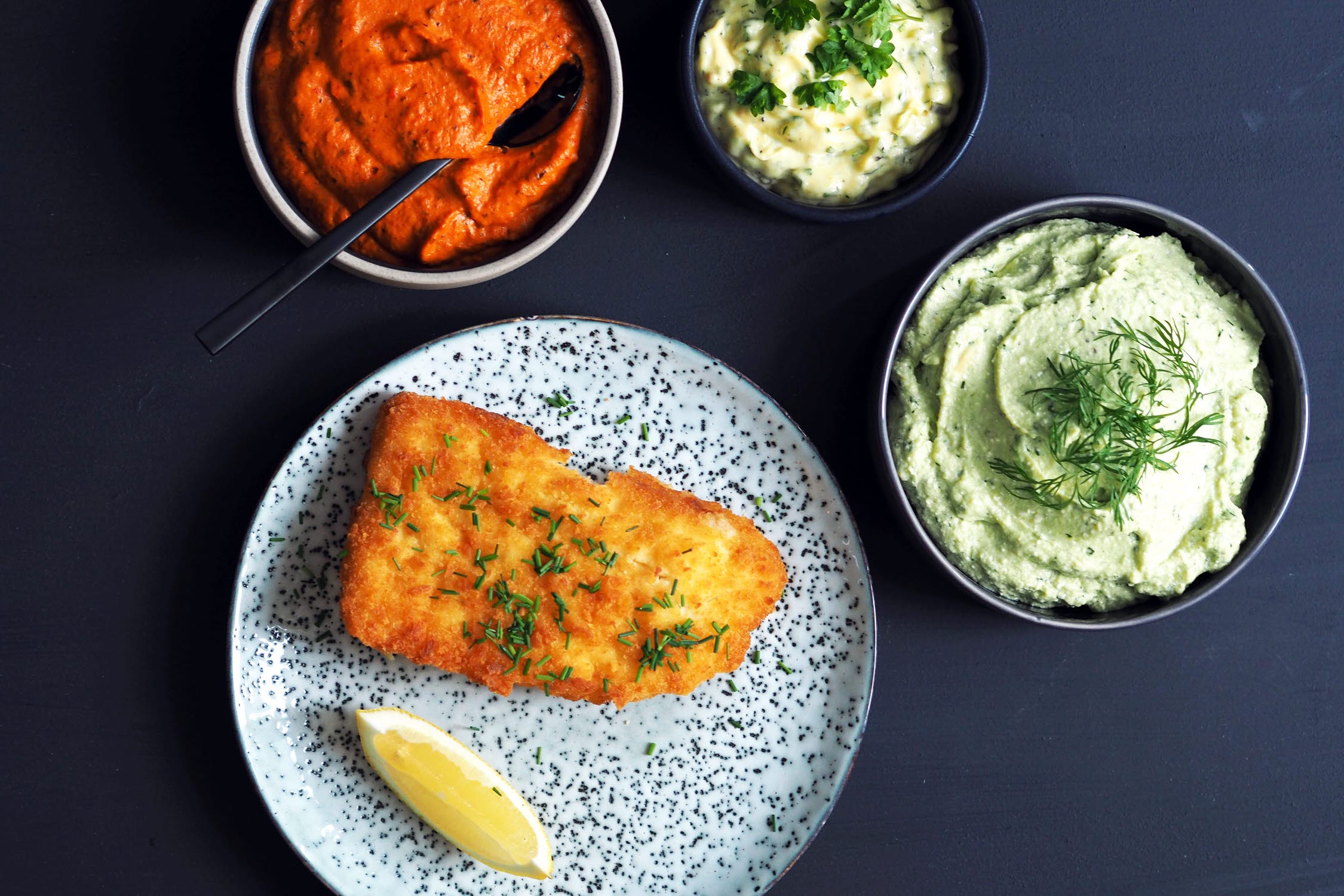 Panert torsk med dipp