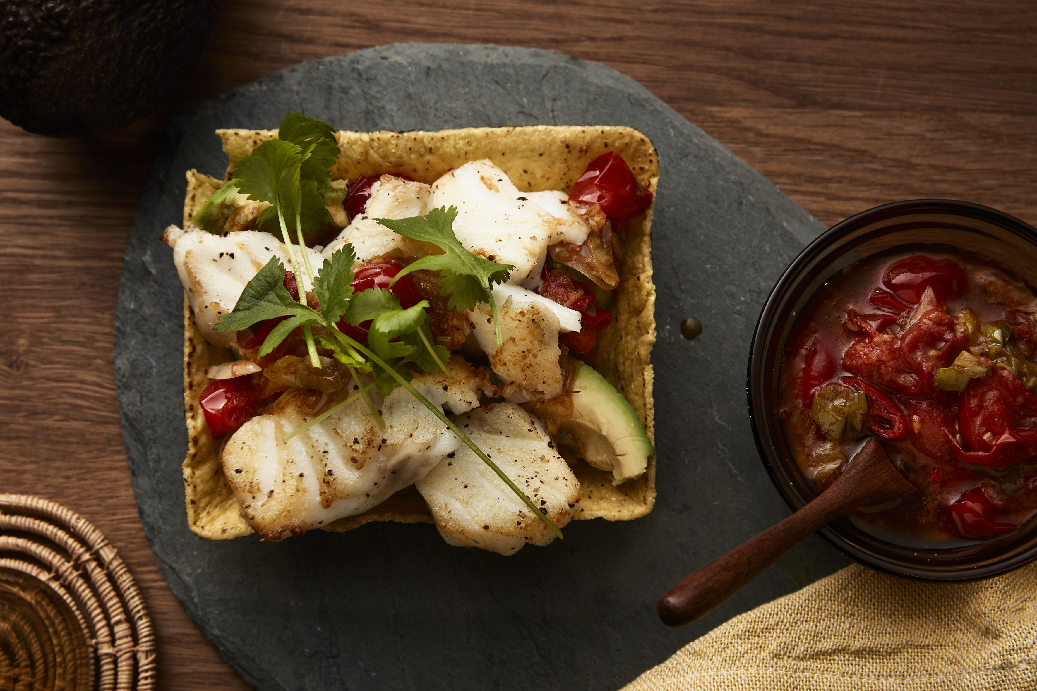 Taco med torsk, hjemmelaget tacosaus og avokado